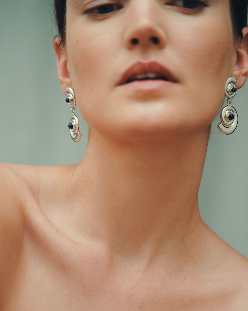 Daphine Agathe earrings in silver with Lapis Lazuli stone