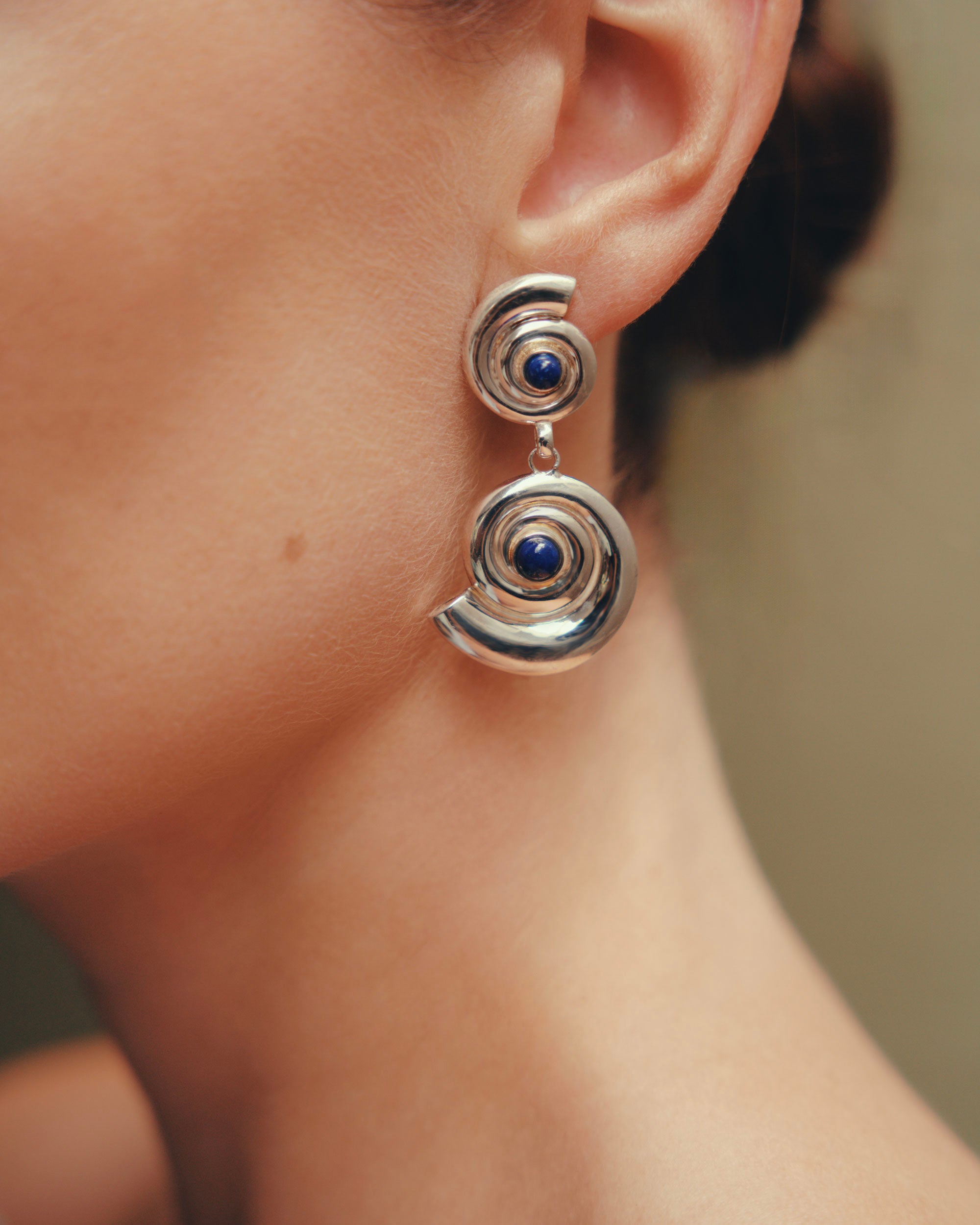 Daphine Agathe earrings in silver with Lapis Lazuli stone