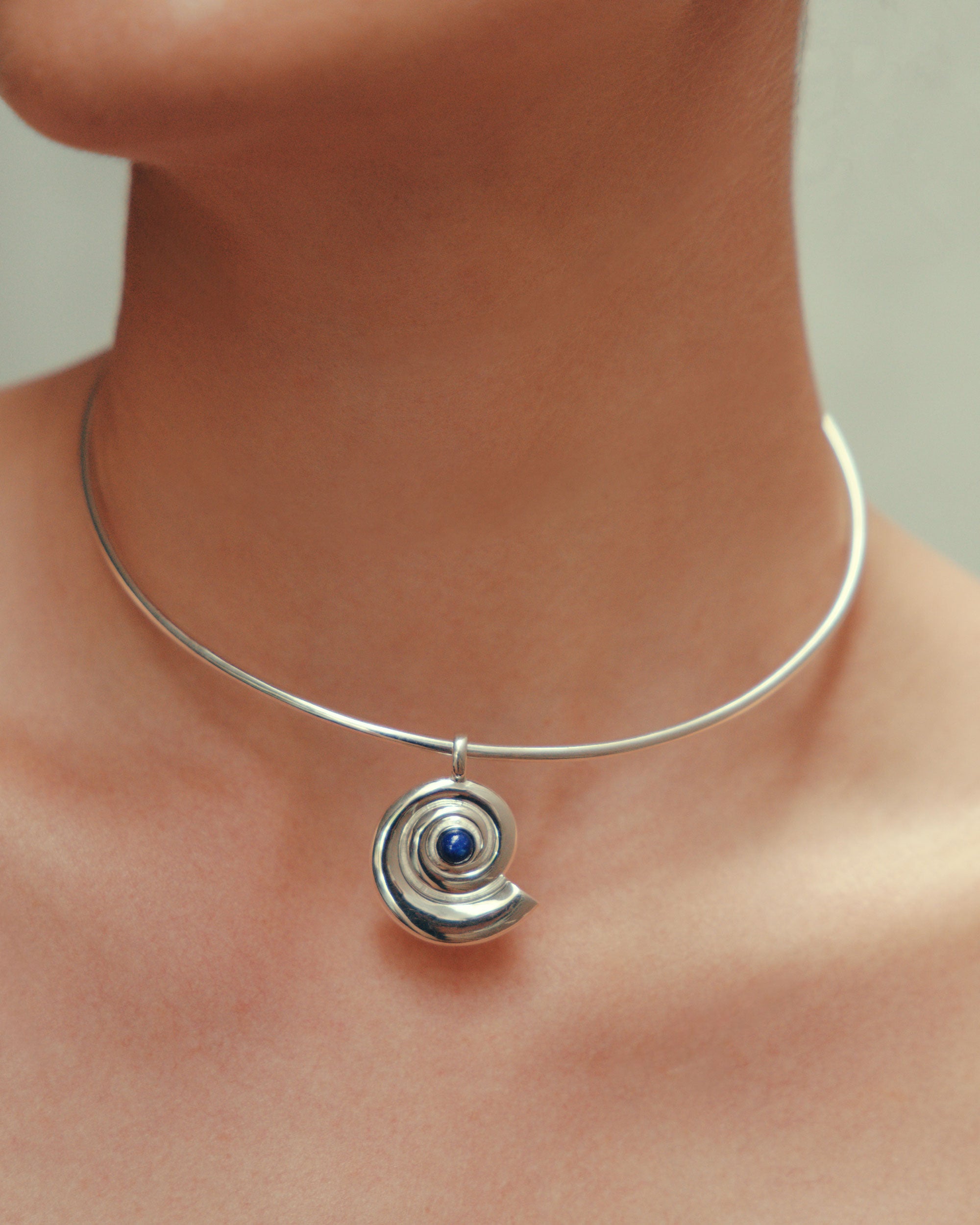 Daphine Agathe necklace in silver with Lapis Lazuli