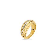 Daphine Ella ring in gold with cubic zirconia